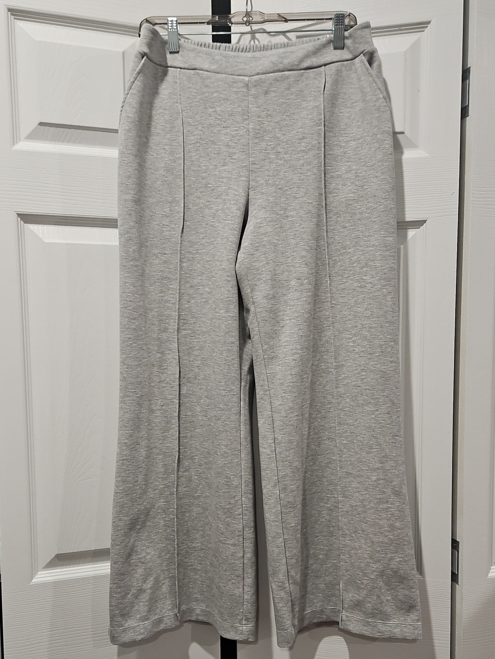 Wide-Leg Pull-On Pants in Light Gray